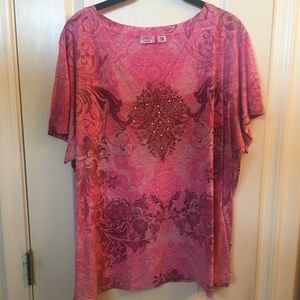 Light weight t-shirt. Cute design!